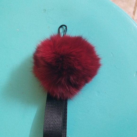 Burgundy pompom with clip and loop - Picture 2 of 3